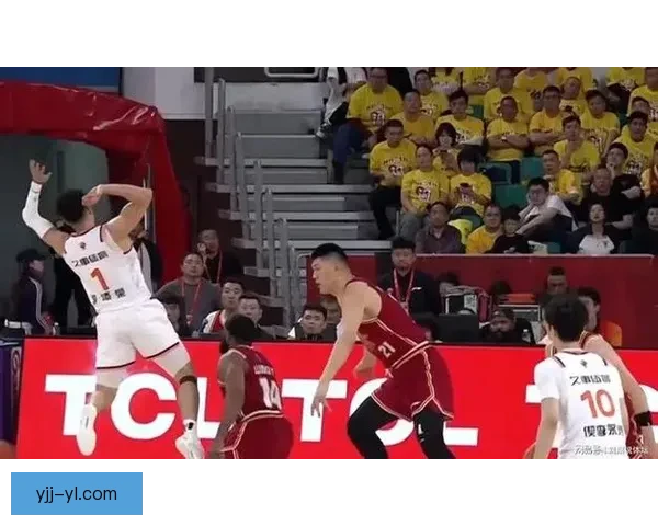 上海狂胜山西11连胜升榜首 李弘权27分领衔